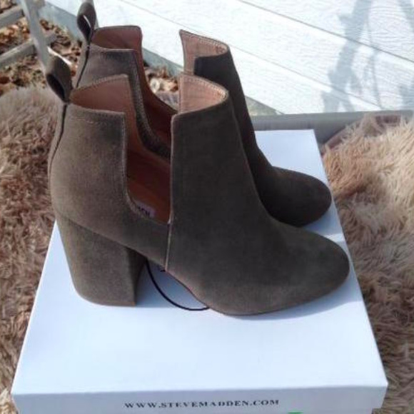 Host Pick🌟Steve Madden Nayna Suede Cutout Booties - Picture 4 of 6